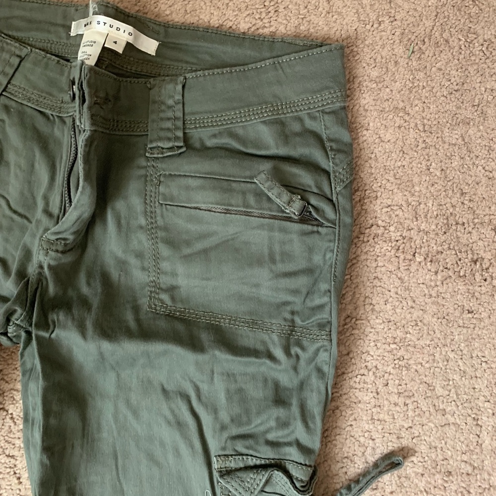 Green skinny pant with zippers